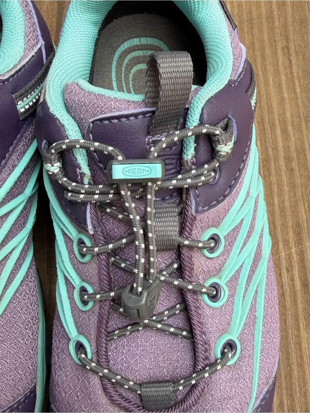 Keen Shoes Kid's Sneakers Chandler CNX Waterproof Size 2 Girl's